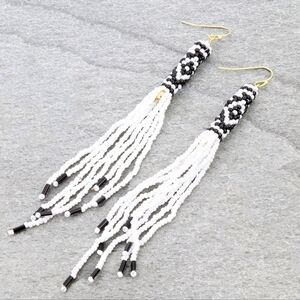 NWT White Elegant Black and White Beaded Tassel Earrings